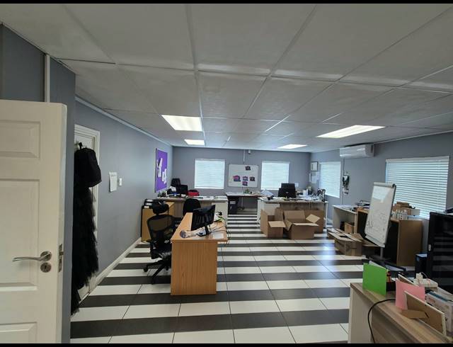 490M² WAREHOUSE TO LET IN PAROW INDUSTRIAL